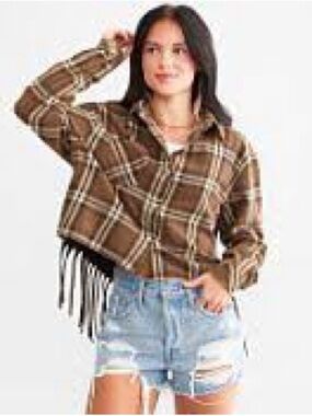 Women’s cropped fringed back Brown Plaid Button-Up long sleeves Shirt